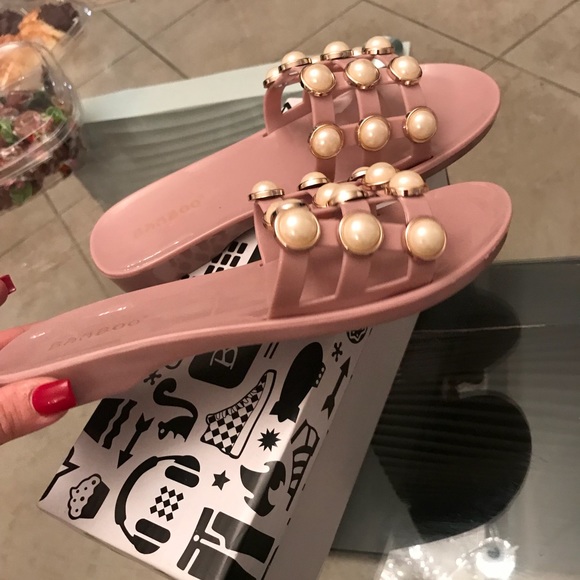 Slippers - Picture 2 of 3